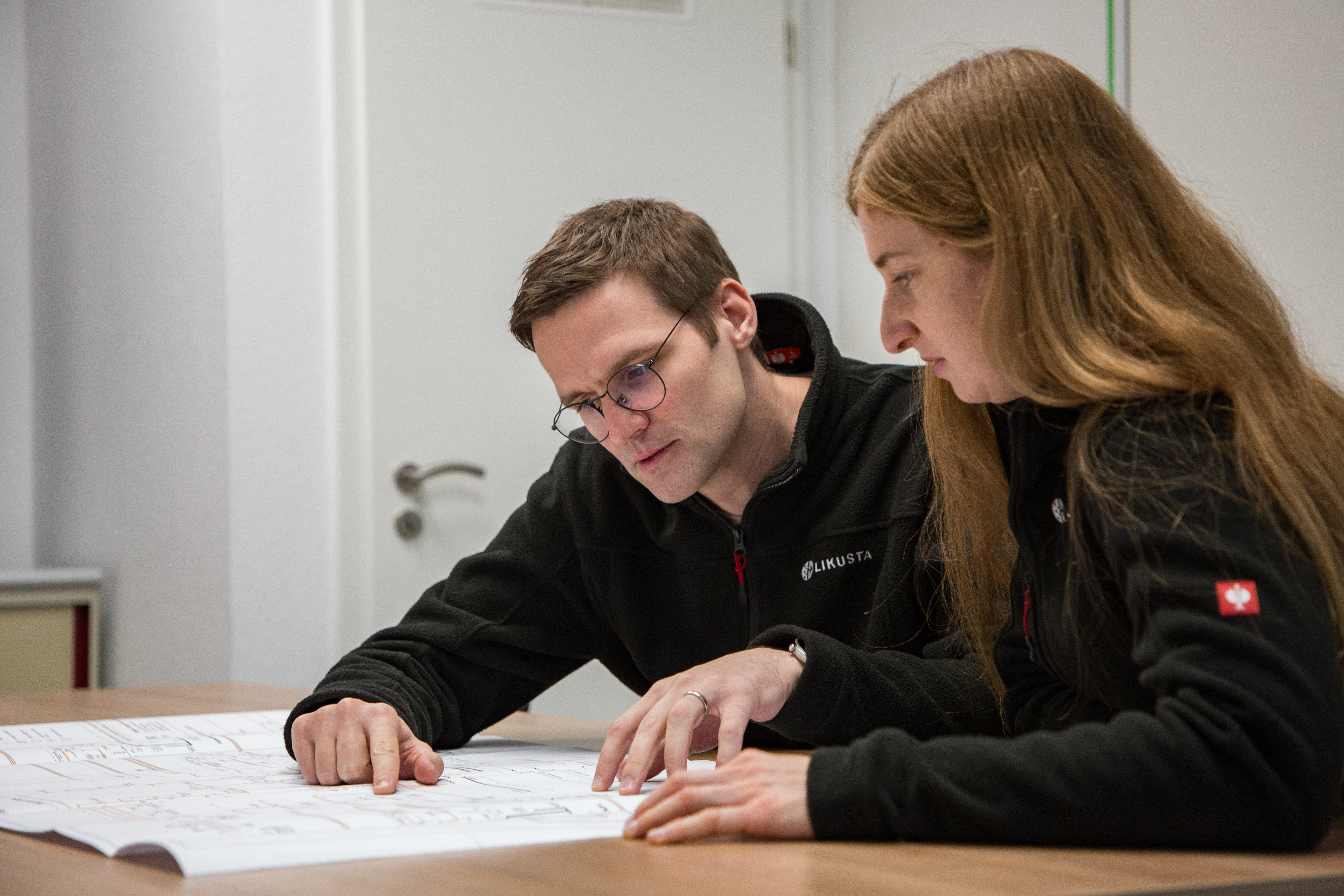 Likusta service training system operators