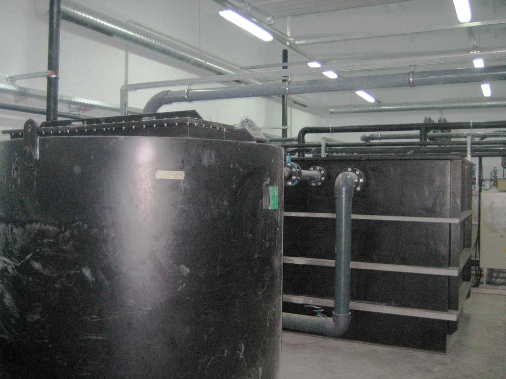 Water treatment system resistant to corrosion